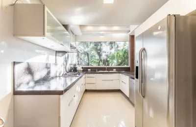 Casa em condomínio fechado com 3 quartos para alugar na rua tomaz gonzaga, 363, boa vista, porto alegre por r$ 33.000