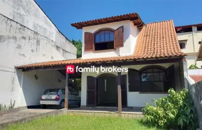 Excelente casa de 200m² | 3 quartos | área de lazer | 4 vagas - taquara
