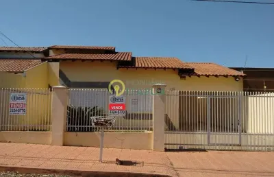 Casa com 3 quartos à venda na Rua João Ribeiro, 442, Coliseu, Londrina