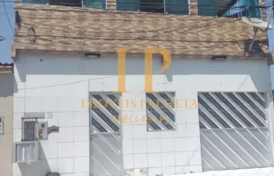 Vende-se casa duplex, 5 quartos, sendo 3 suites, 2 vagas de garagem,  nova cidade