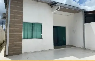 Aluga-se casa, 4 quartos, sendo 2 suítes, 2 vagas de garagem, parque 10