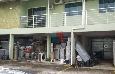 Casa com 3 quartos à venda na Rua Santa Catarina, Floresta, Joinville
