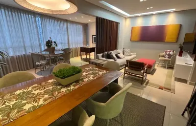 Ótimo apartamento de 3 dormitórios mobiliado e decorado a 200 metros da praia