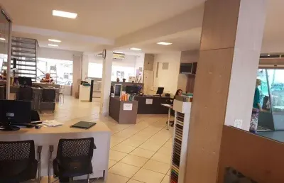 Prédio para alugar na italina pereira motta, 440, jardim camburi, vitória por r$ 13.000