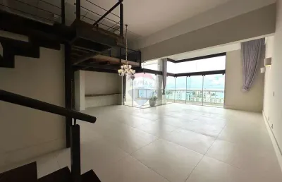 Cobertura de luxo com vista deslumbrante na praia do canto