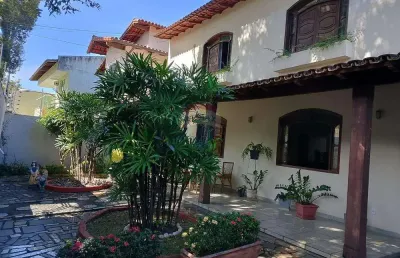 Casa grande em morada de camburi com excelente localização