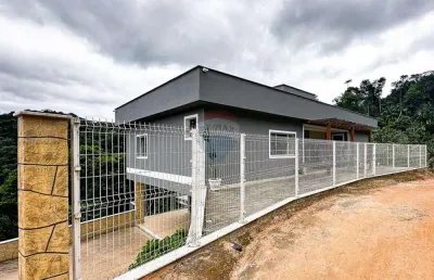 Casa duplex com 4 quartos, suíte e quintal – localização privilegiada em domingos martins