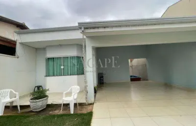 Sobrado à venda em artur nogueira, centro, com 4 quartos, com 239.85 m²