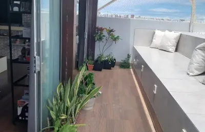 Cobertura duplex com piscina privativa, sendo 4/4, revertida para 3 suítes, nascente