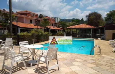 Oportunidade! sobrado em condomínio 3 dormitórios, 1 suíte, living estendido, lazer completo, 2 vagas em região nobre!