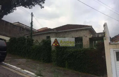 Casa térrea em local tranquilo e arborizado próx. a serra da cantareira !!!