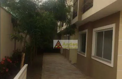 Casa condomínio com 3 dormitórios e terraço com jacuzzi e churrasqueira individual !!!