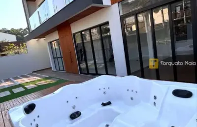 Casa com 3 quartos à venda na Rua Copacabana, 227, Floresta, Joinville