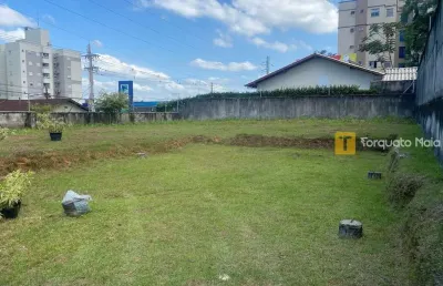 Oásis de luxo e segurança: terreno exclusivo em condomínio fechado em joinville