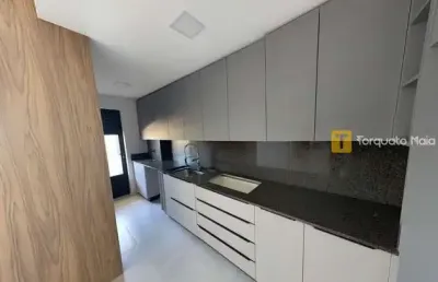 Apartamento semi-mobiliado com duas vagas de garagem e depósito – a menos de 7 min do centro!