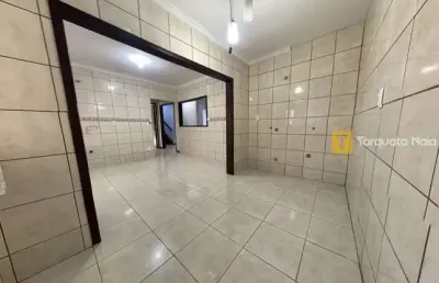 Ampla estrutura comercial com excelente distribuição de espaços e localização estratégica
