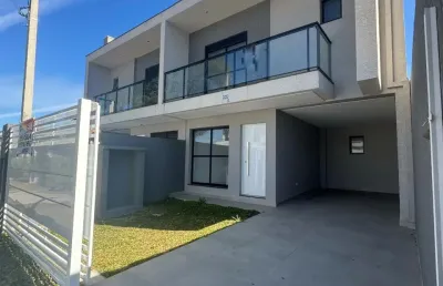 Sobrado triplex com ático e terraço à venda no bacacheri