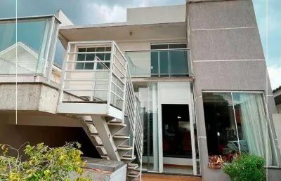 Sobrado com 3 dormitórios à venda, 256 m² por r$ 950.000,00 - batel - guarapuava/pr
