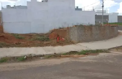 Terreno à venda no Jardim Itacaré, Presidente Prudente 