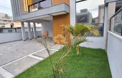 Casa / sobrado na esquina alto padrão no centrinho do ingleses-florianopolis r$1.690.000,00