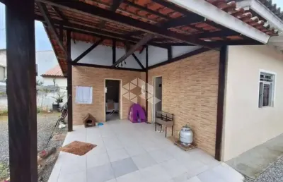Casa com 03 dormitórios/quartos no bairro barra do aririu -  palhoça a venda por r$ 350.000,00