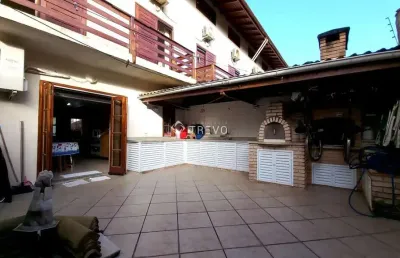 Sobrado triplex em villagio com 3 dorm/4 wc/2 vagas à venda em bertioga/sp