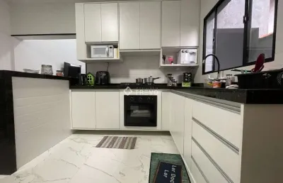 Casa térrea à venda 3 dorm, 2 wc, 2 vagas em bertioga/sp