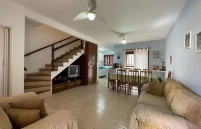 Casa em villagio à venda 2 dormitórios 3 banheiros 2 vagas em bertioga/sp