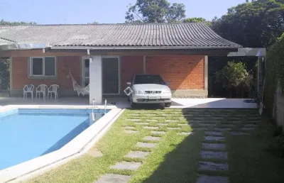 Casa em condomínio à venda com 4 domitórios 3 banheiros 6 vagas em bertioga/sp