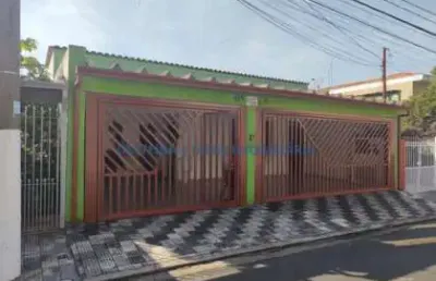 Casa com 2 dormitorios, 1 suite, 1 banheiro,4 vagas, edicula 2 dormitorios,wc,sala (250m² de terreno)