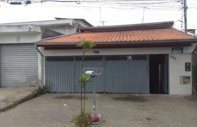 Imóvel em carapicuíba, são 2 casas independentes em terreno de 141,60m², com 182,95m² área construída