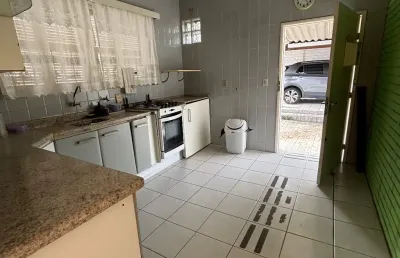 Ampla casa/ 5 dorm./ 4 vagas/ ótima localização- itaguaçu - florianópolis -sc