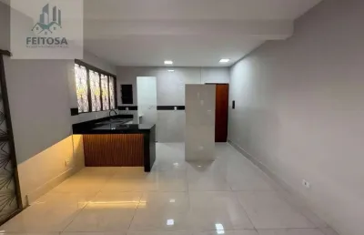 Ap. 2/4 com suíte, com armário, 105 metros, garagem coberta, todo reformado.