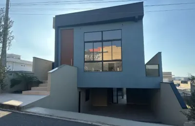 Linda casa recém construída no condomínio de alto padrão golden park.