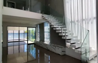 Maravilhoso sobrado novo de esquina no  condomínio fechado golden park