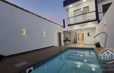 Excelente imóvel com piscina localizado no bairro porto novo em caraguatatuba-sp!