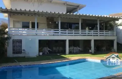 Excelente sobrado com uma espetacular vista para praia de barequeçaba!
