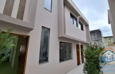Excelente sobrado novo em condomínio localizado no bairro pontal santa marina em caraguatatuba!