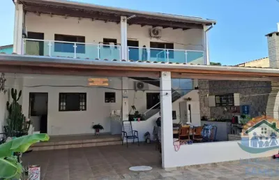 Incrível oportunidade de sobrado com ponto comercial localizado no bairro morro do algodão em caraguatatuba!