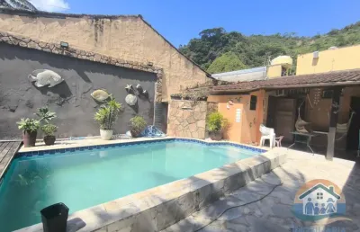 Excelente imóvel com piscina localizado no bairro sumaré em caraguatatuba-sp!