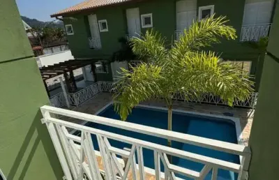 Excelente sobrado mobiliado em condomínio próximo ao mar localizado no bairro capricórnio iiem caraguatatuba-sp!