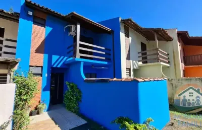 Incrível sobrado mobiliado com entrada individual localizado próximo á praia no bairro martim de sá em caraguatatuba!
