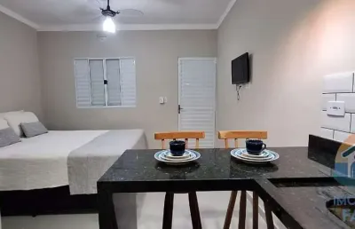 Excelente oportunidade de loft mobiliado á 500 metros da praia no bairro massaguaçu em caraguatatuba!