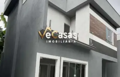 Duplex com 2 quartos com espaço gourmet no bairro village rio das ostras