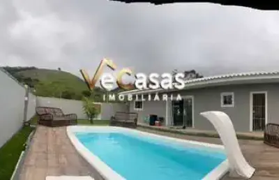 Chácara com casa alto padrão em cantagalo com piscina e hidromassagem