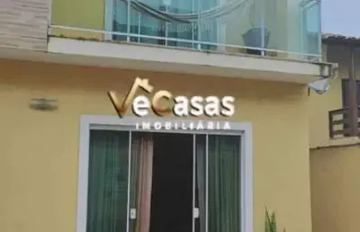 Linda casa com piscina e móveis planejados com 110m² extensão do bosque - rio das ostras