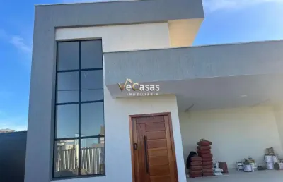 Casa alto padrão viverde com pé direito alto e amplo quintal