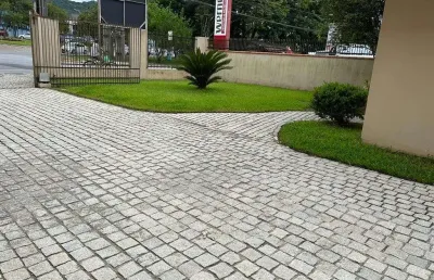 Casa com 6 quartos à venda no Boa Vista, Joinville 