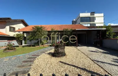 Casa com 3 quartos à venda no iririú, joinville  por r$ 779.000