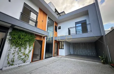 Triplex em condomínio fechado no bom retiro com 156m2